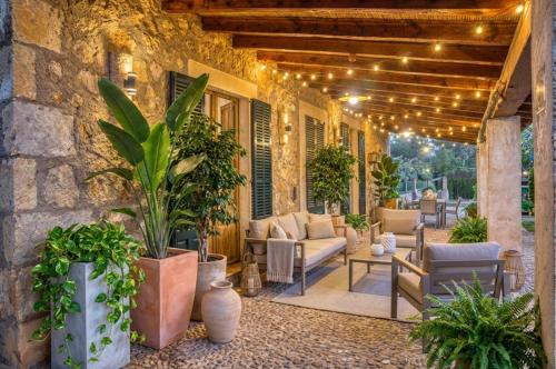 Khu vực ghế ngồi tại Palace of Binissalem Events luxury