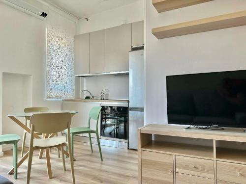 Gallery image of Metro M3 S&M Home, comoda soluzione di design, con collegamento diretto a Duomo di Milano, Stazione Centrale e Milano Porta Garibaldi in Milan