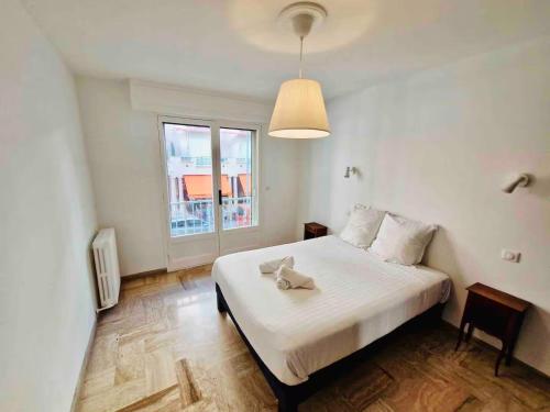 Appartement T3 lumineux - 6 pers - Hypercentre - Climatisé - Gare SNCF à 200 m - Parking privé - Mer à 100 m