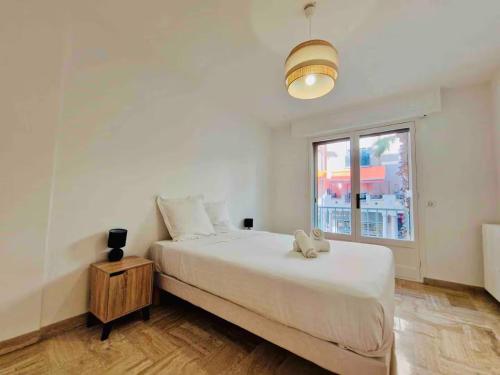 Appartement T3 lumineux - 6 pers - Hypercentre - Climatisé - Gare SNCF à 200 m - Parking privé - Mer à 100 m