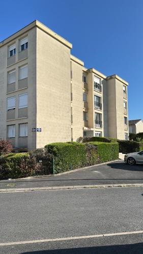 Appartement Verzy - 3 chambres - Résidence calme - Tout équipé - Proche centre de Reims, 7min en voiture