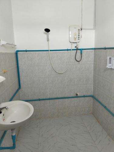 Bilik mandi di Orlardee hostel