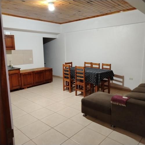 Departamento para 7 personas cerca de Playa San Jose de Encarnación Complejo Cambyreta