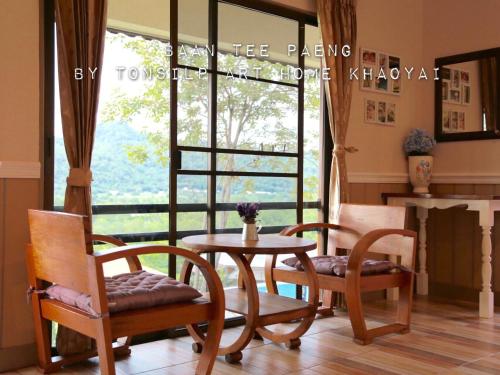 Zona d'estar a TonSilp Art Home