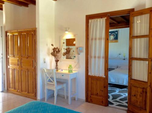 Gallery image of Manos Studios in Platis Yialos Mykonos