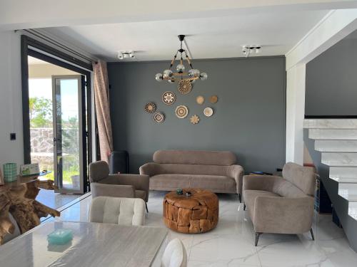 Blue Sunset Villa by Kestrel Retreat - Grand Bay