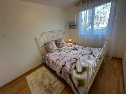 En eller flere senge i et værelse på Au Clos Célestin - Beau T4 - 86 m2 - Terrasse 35 m2 - Jardin 68 m2