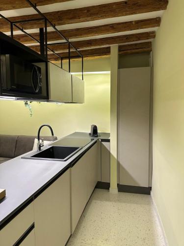 Canal View Boutique Apartment photo 11
