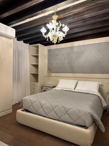 Canal View Boutique Apartment photo 8
