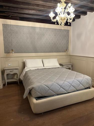 Canal View Boutique Apartment photo 34