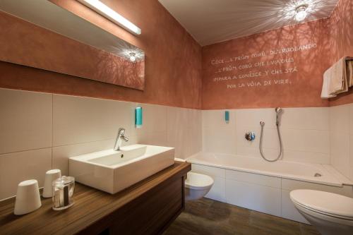 Koupelna v ubytování Hotel Gran Ciasa