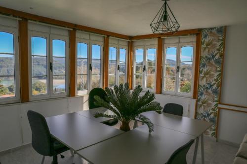 Billede fra billedgalleriet på Beachfront Surf & Holiday House, Charming & Quiet i Villarrube