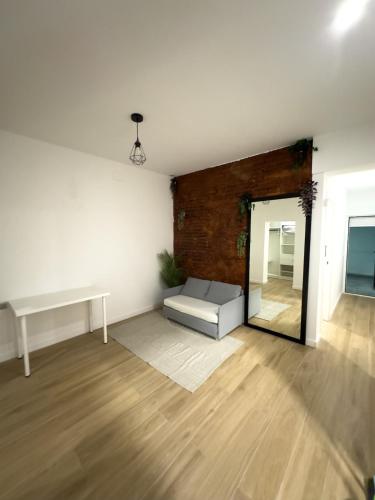 Apartamento bajo acogedor, moderno, cerca del Mar