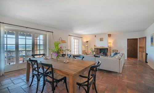 Foto de la galeria de Villa vue imprenable a Le Rayol-Canadel-sur-Mer