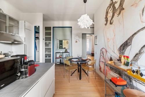 Artistic apartment in the heart of Milan