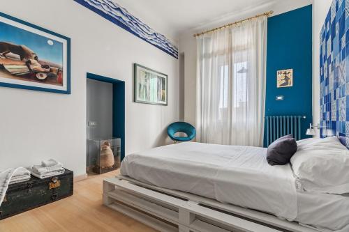 Artistic apartment in the heart of Milan