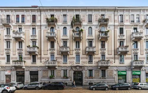 Artistic apartment in the heart of Milan