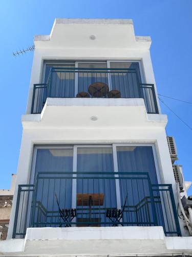 Unique 2 storey apt city centre