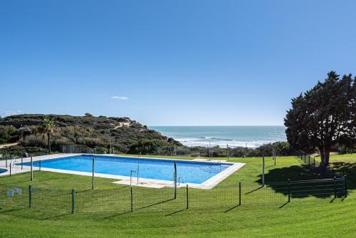 Casa junto al mar con piscina 45