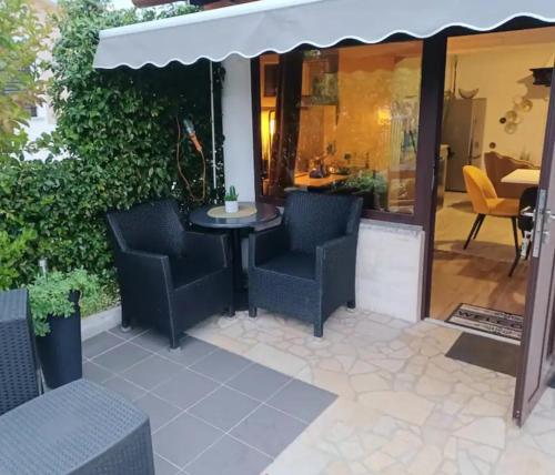 En terrasse eller udendørsområde på Apartman Marija