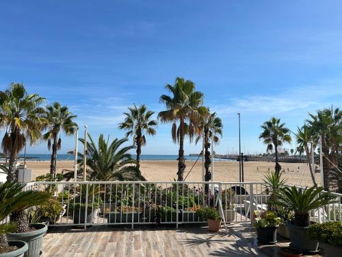 Apartamento con gran terraza frente al Mar playa Valencia