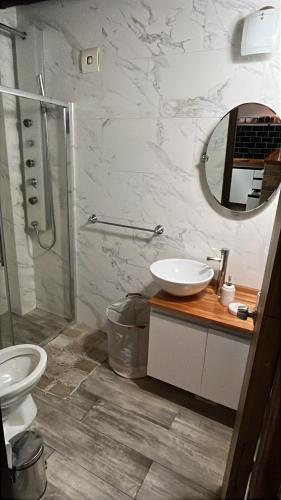 Phòng tắm tại Cabaña sol y luna lugar tranquilo acceso total