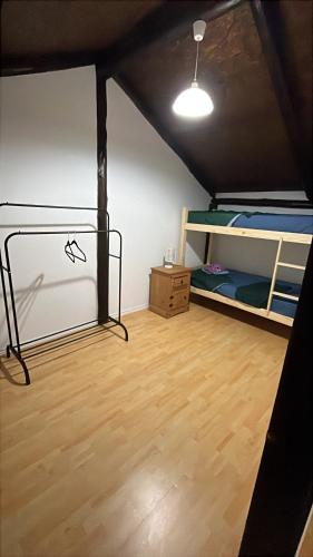 Giường trong phòng chung tại Cabaña sol y luna lugar tranquilo acceso total