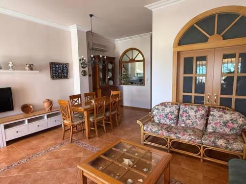 Apartamento con gran terraza frente al Mar playa Valencia