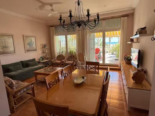 Apartamento con gran terraza frente al Mar playa Valencia