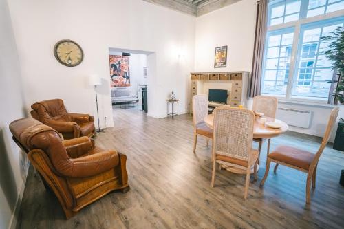 Spacieux & confortable au cœur du centre-ville-AQ