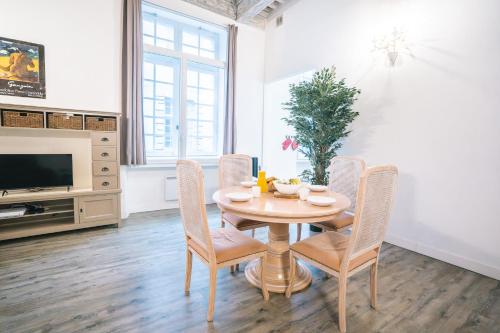 Spacieux & confortable au cœur du centre-ville-AQ