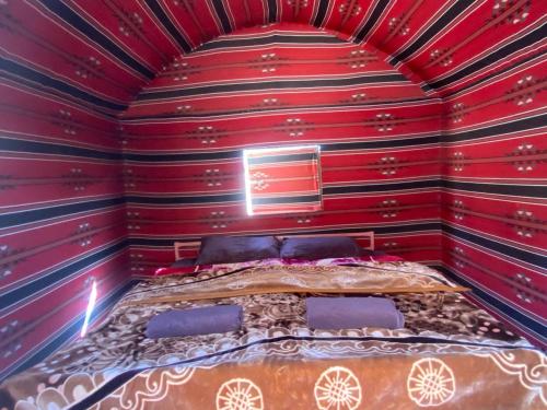 Wadi Rum Desert Experience客房内的一张或多张床位
