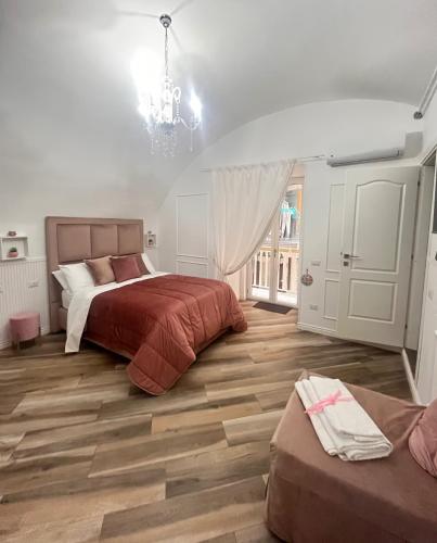 Donn'Anna Naples City Center Luxury Apartment