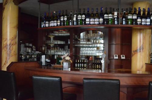De lounge of bar bij Hotel Tongerlo