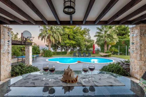 Swimmingpoolen hos eller tæt på Villa Aggeliki