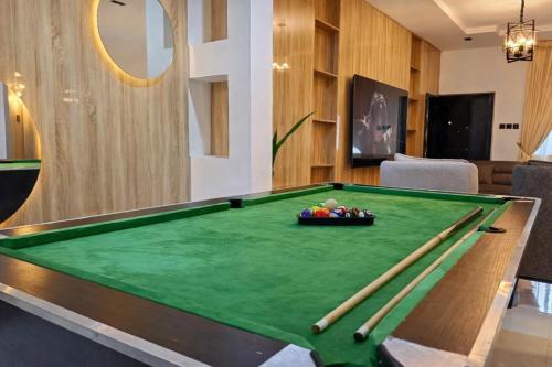 Tavolo di biliardo di Signature Apartments