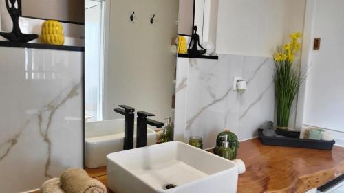 CasAmor - Romantic Ocean View Studio