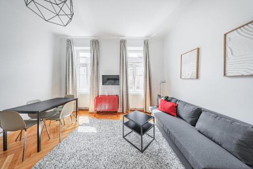 Central Cozy Schönbrunn Apartment