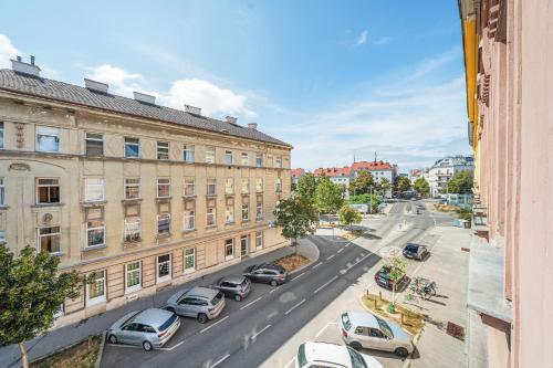 Central Cozy Schönbrunn Apartment