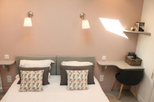 Hotel Saint-Michelにあるベッド