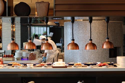 Jídlo v hotelu nebo okolí