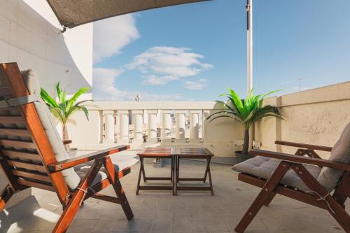 Duplex penthouse with 2 terraces and Cathedral views, just 1 minute to Plaza Catalunya