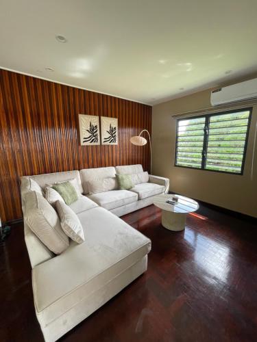 Et opholdsområde på Villa Japandi