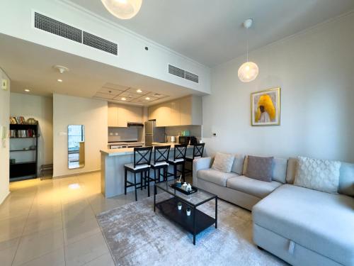 Werova- Waterfront 1-Bedroom Apartment Furnished