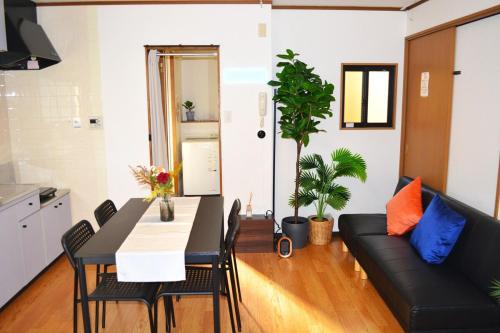 Spacious Private Apartment near Kyocera Dome with Free WiFi