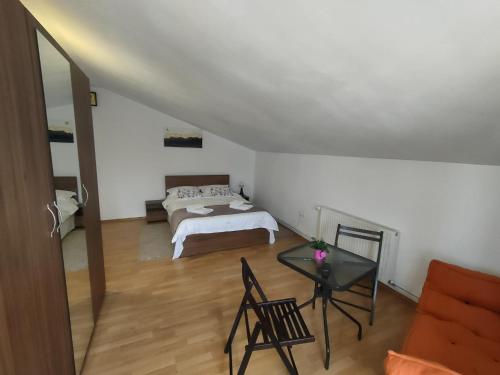 En eller flere senge i et værelse på Casa Selera - Rasnov Central - Aproape de Dino Park, Bran, Brasov