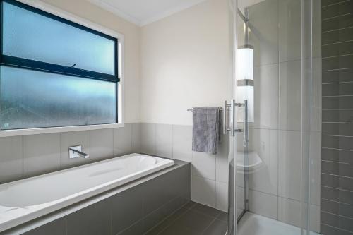 Et badeværelse på Long Island Retreat - Pelican