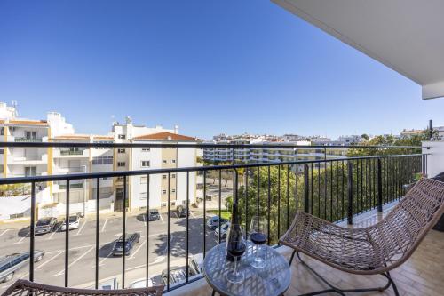 White Pearl Apartment by Seewest
