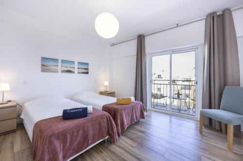 White Pearl Apartment by Seewest