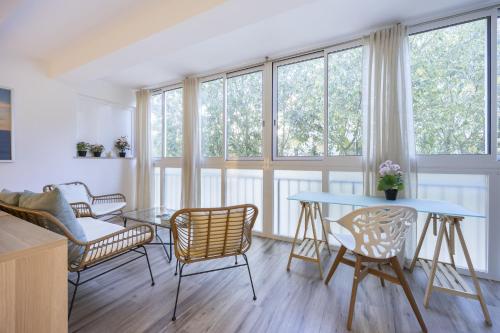White Pearl Apartment by Seewest